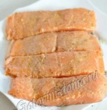 Форель (семга) с грибами,  запеченная в фольге фото 2