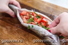 Фотографии рецепта Форель с помидорами, запеченная в фольге, 03 Фотографии рецепта Форель с помидорами, запеченная в фольге, Шаг 03