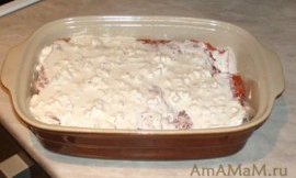 Красная рыба (лосось) под соусом из сметаны и сыра с плесенью Красная рыба (лосось) под соусом из сметаны и сыра с плесенью