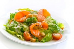 Легкие и вкусные блюда: 6 рецептов салатов с лососем