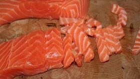 лосось на доске