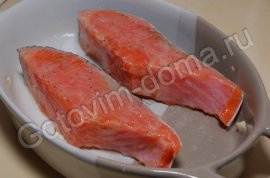 Семга со сливочным соусом и грибами